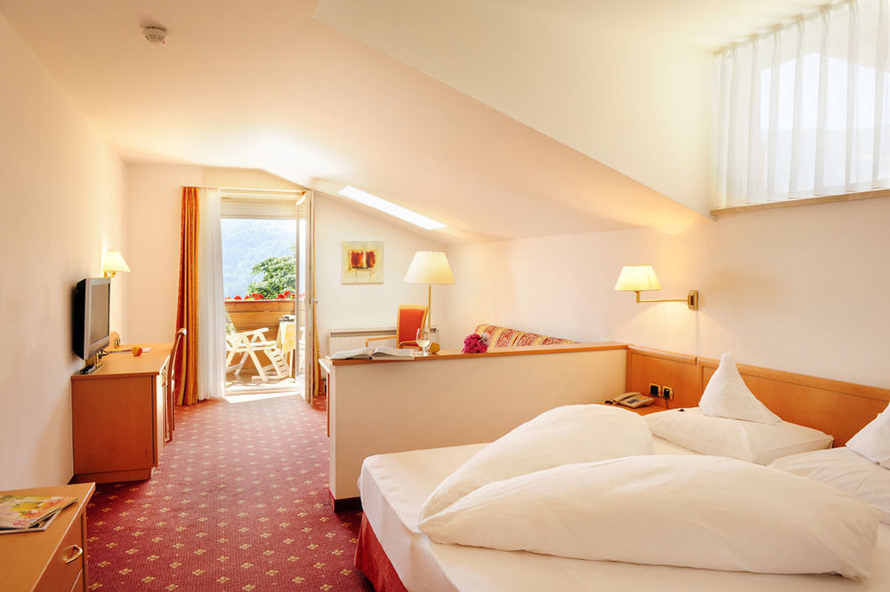 Hotel Das Stachelburg ปาร์ชีเนส ภายนอก รูปภาพ